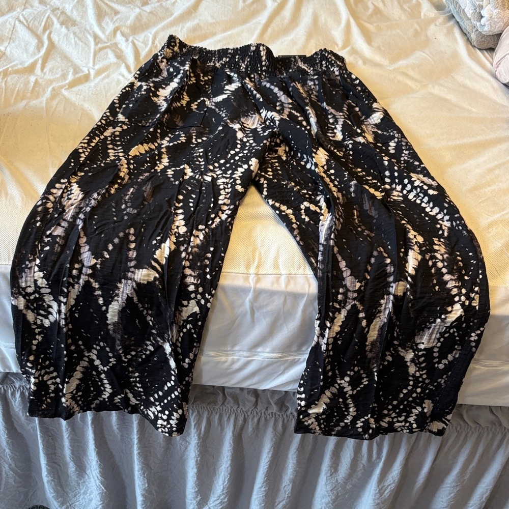 Simply Vera Vera Wang Black and White Patterned Pants